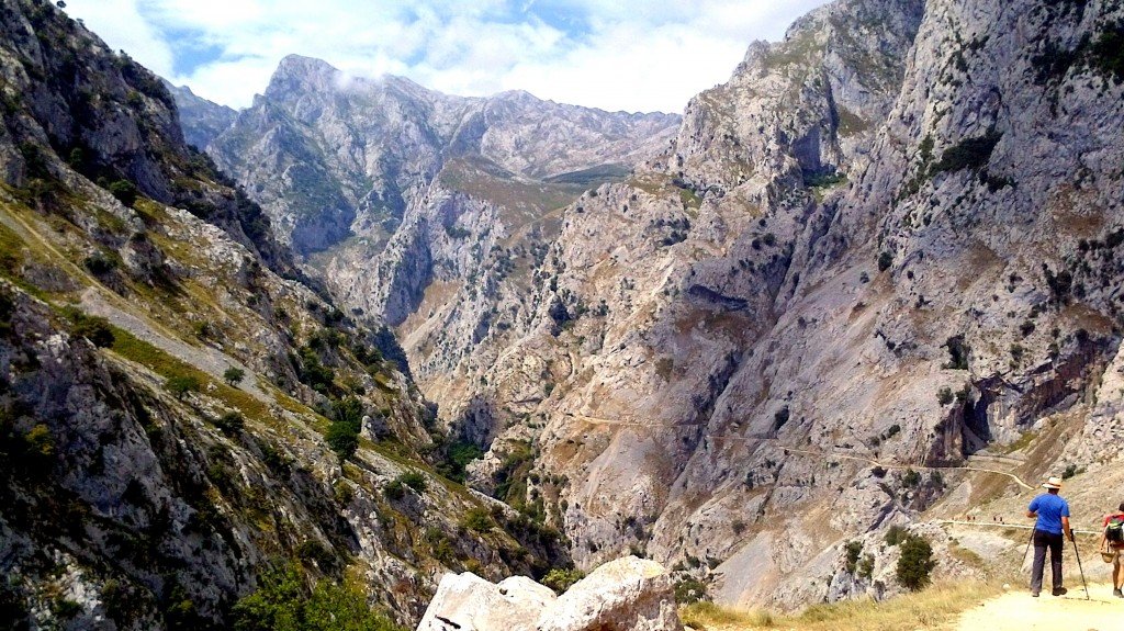 Rute Terbaik Untuk Hiking & Trekking di Spanyol